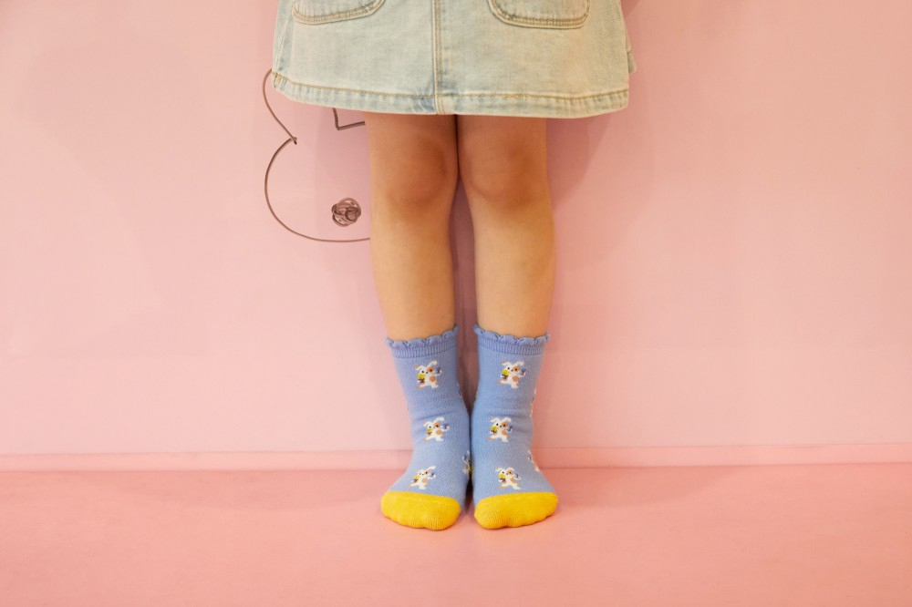 socks model image-S1L19