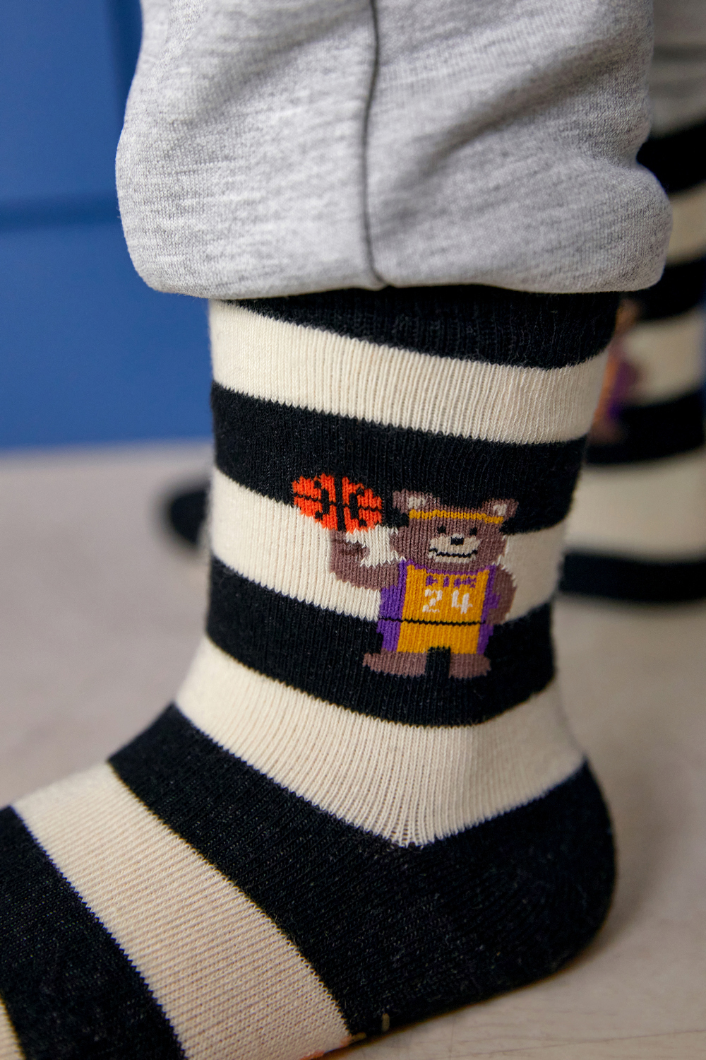 socks detail image-S1L6