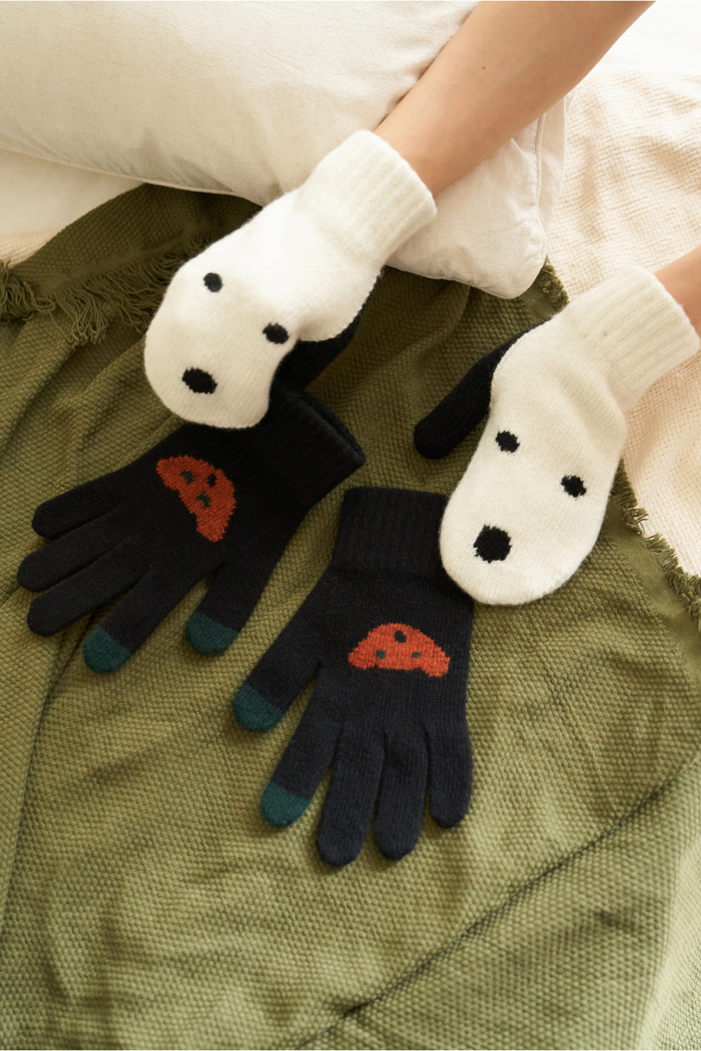 gloves product image-S1L4