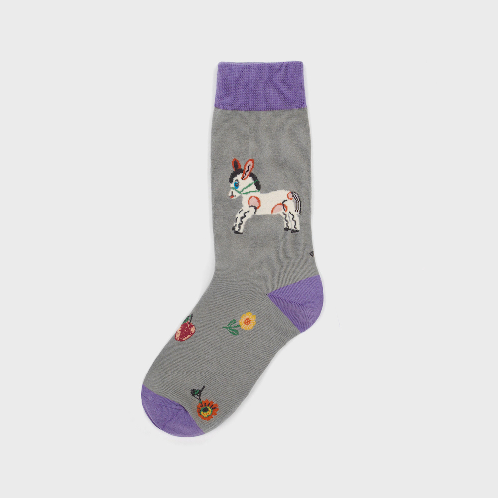 socks grey color image-S5L66