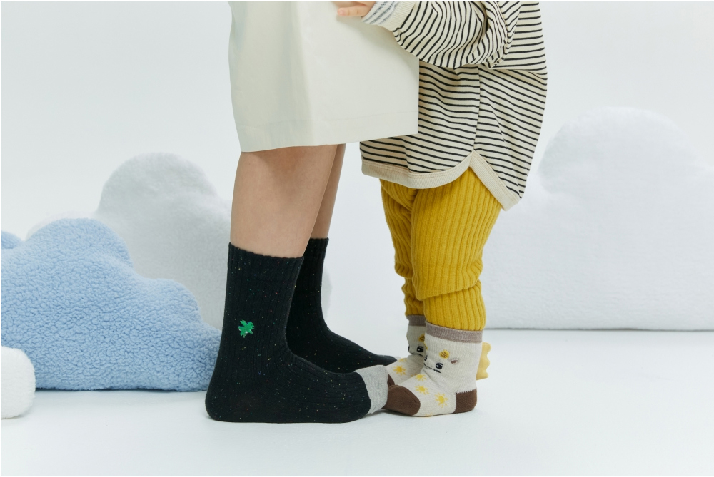 socks model image-S2L3