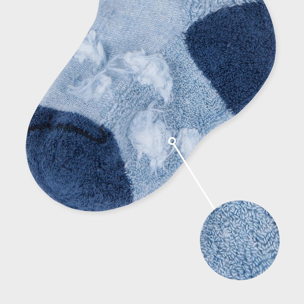 socks detail image-S2L4
