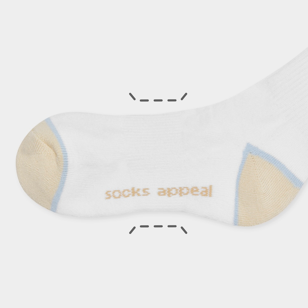 socks white color image-S3L5