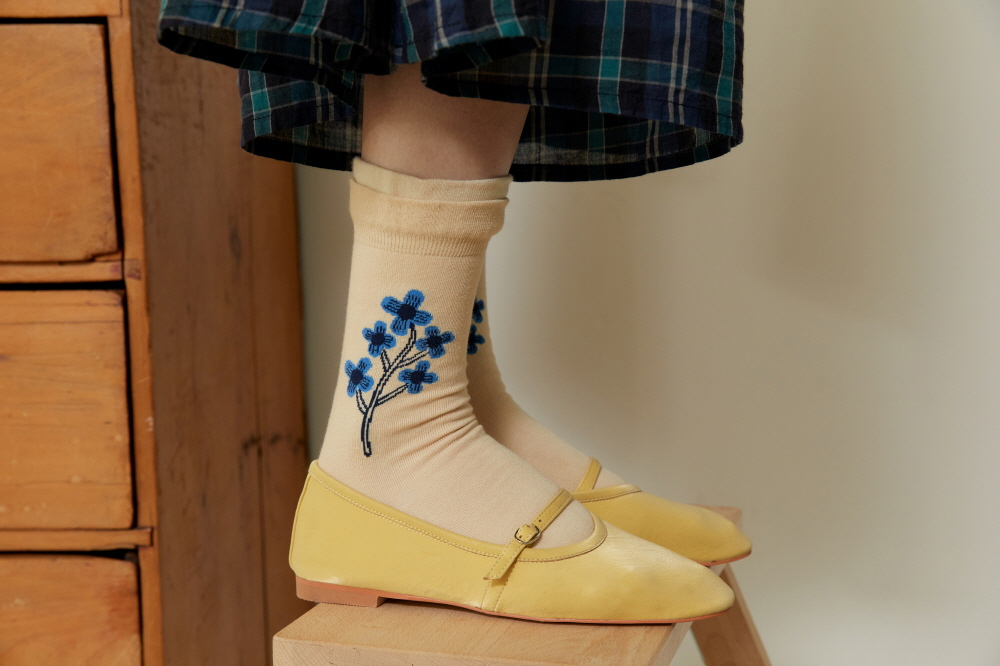 socks model image-S1L48