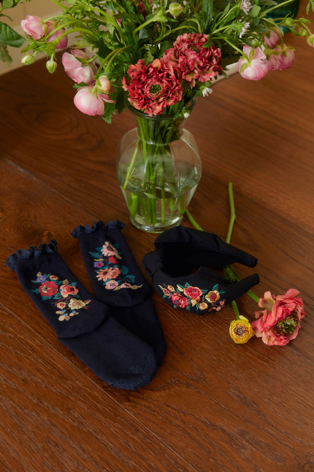 socks product image-S2L5